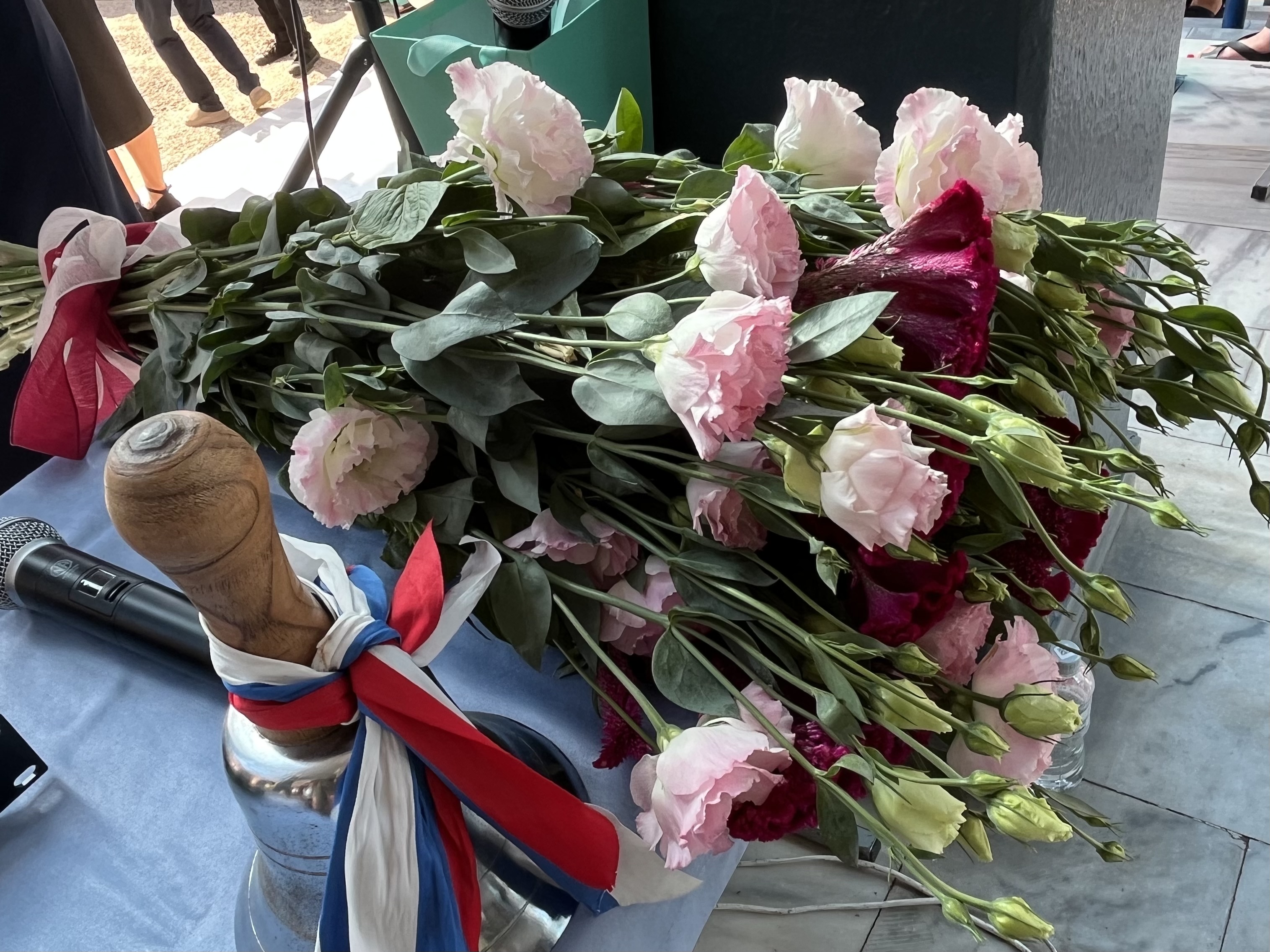 Атрибуты праздника.